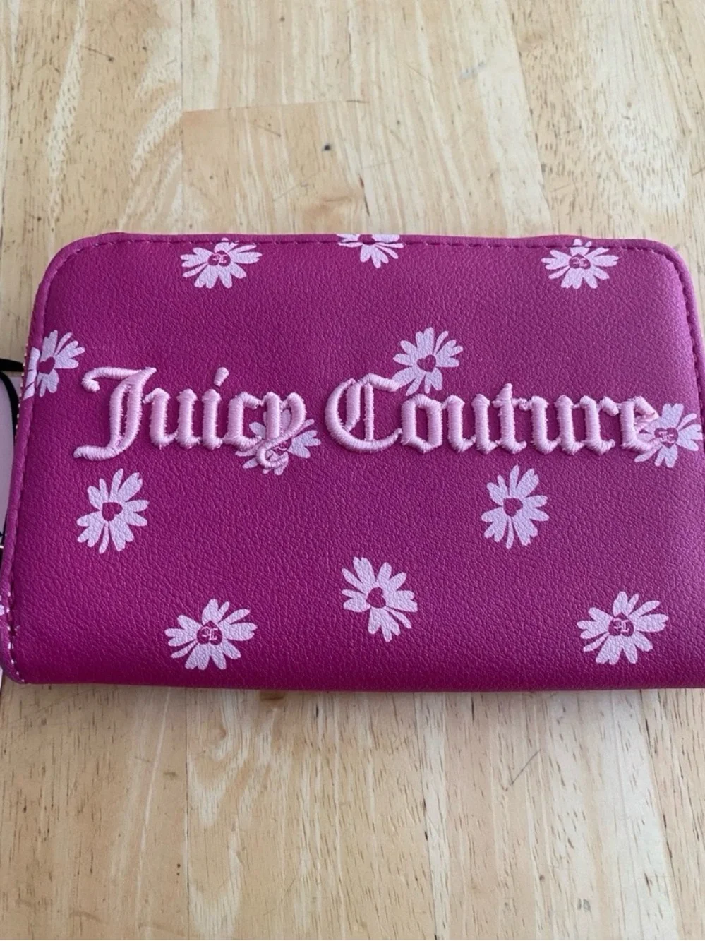 Juicy Couture Daisy Zip Wallet